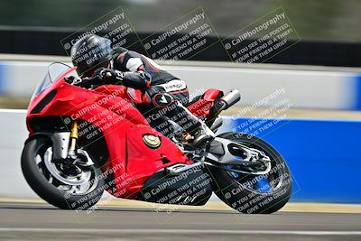 media/Apr-18-2025-TrackDaz (Fri) [[45f5874c44]]/B Group/Session 4 (Turn 6 - Outside)/